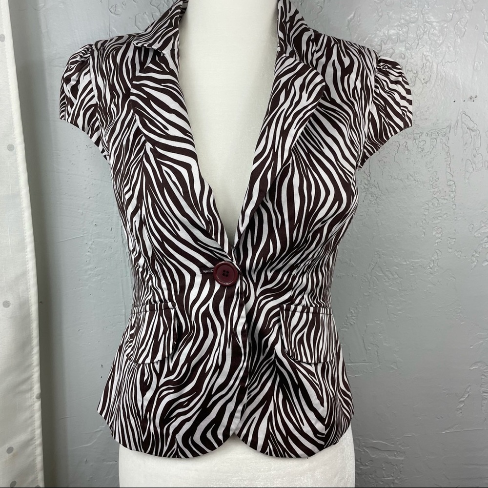 I.N Studio Size 4p Animal print jacket
